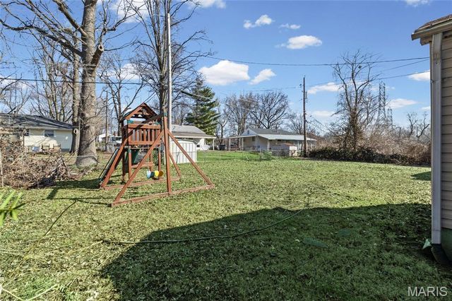 8621 Martony Lane, Berkeley, MO 63134