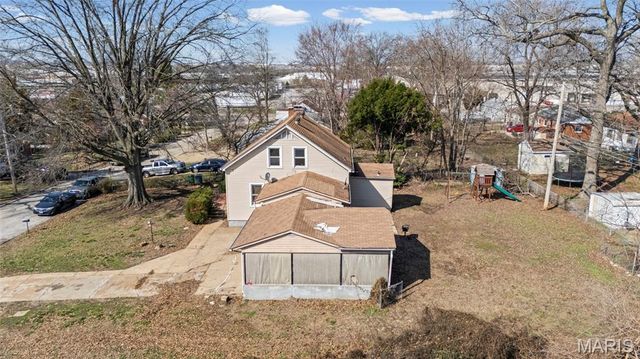 8621 Martony Lane, Berkeley, MO 63134