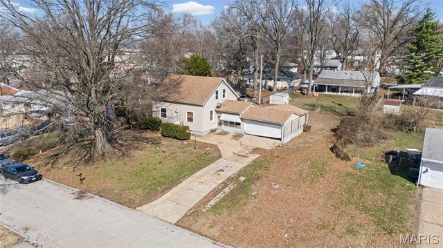 8621 Martony Lane, Berkeley, MO 63134