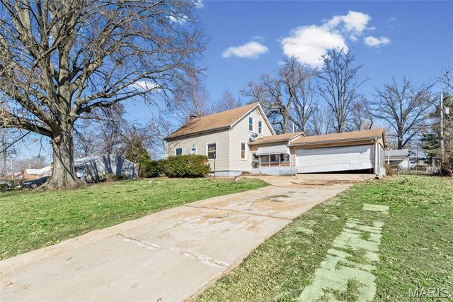 8621 Martony Lane, Berkeley, MO 63134