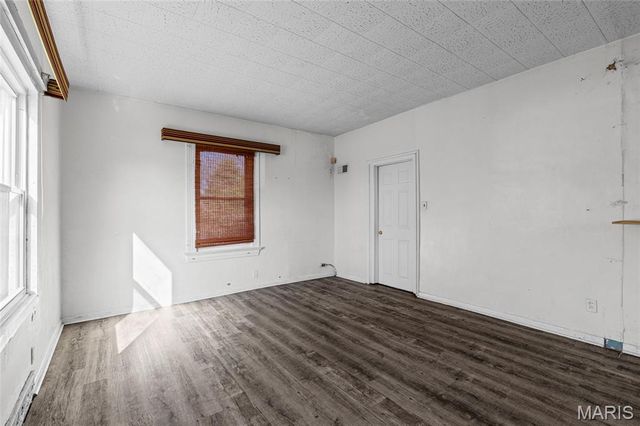 8621 Martony Lane, Berkeley, MO 63134