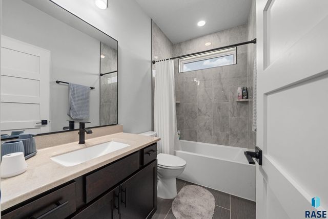 6101 W 54th N St Street, Sioux Falls, SD 57107