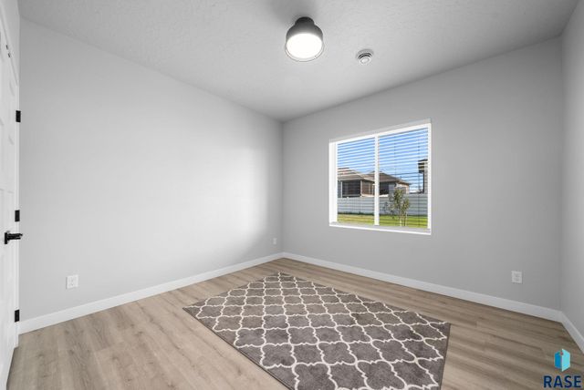 6101 W 54th N St Street, Sioux Falls, SD 57107