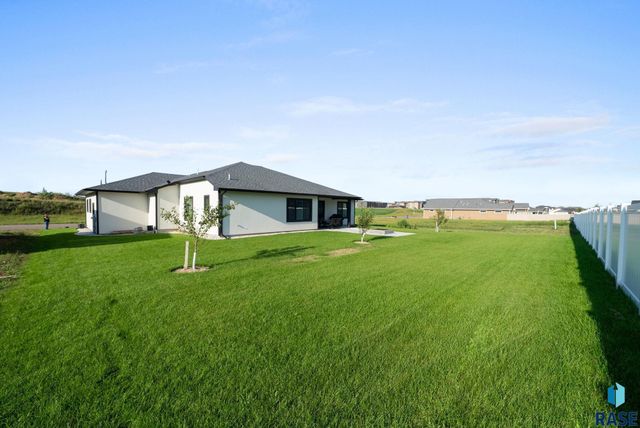 6101 W 54th N St Street, Sioux Falls, SD 57107