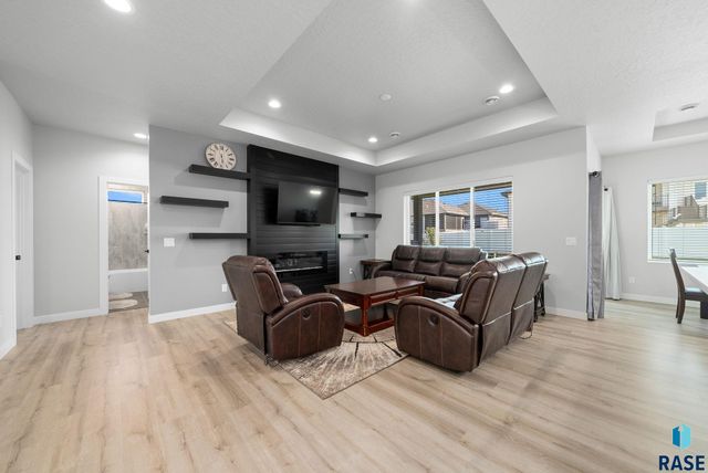 6101 W 54th N St Street, Sioux Falls, SD 57107