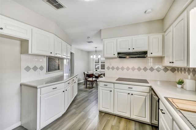 7522 Deep Forest Drive, Houston, TX 77088