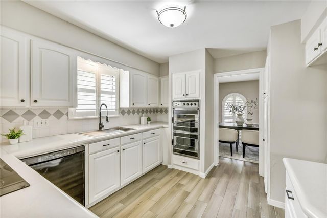 7522 Deep Forest Drive, Houston, TX 77088