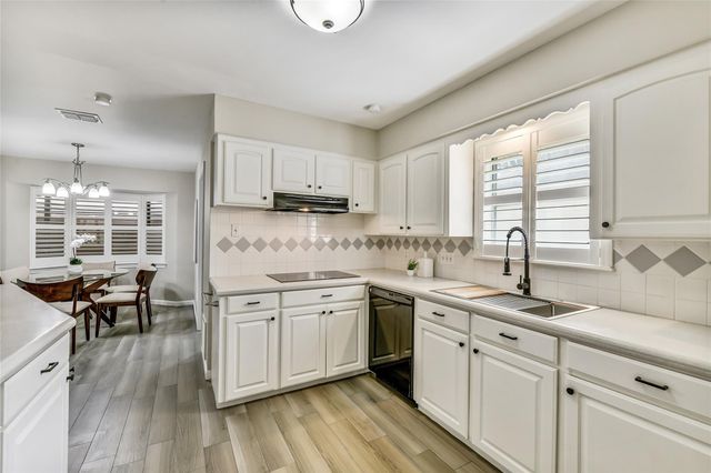 7522 Deep Forest Drive, Houston, TX 77088