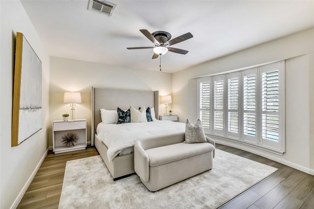 7522 Deep Forest Drive, Houston, TX 77088