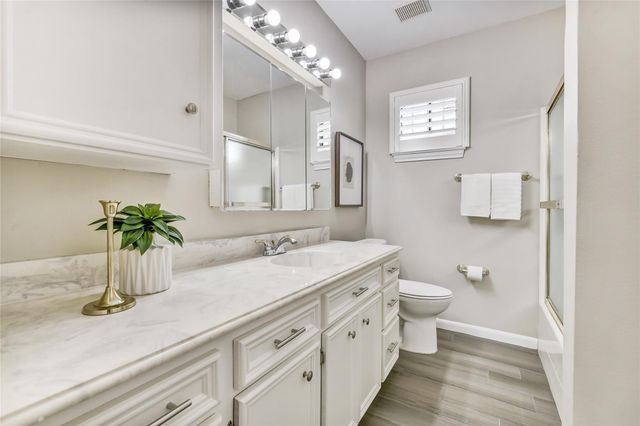 7522 Deep Forest Drive, Houston, TX 77088