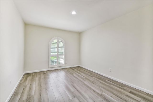 7522 Deep Forest Drive, Houston, TX 77088