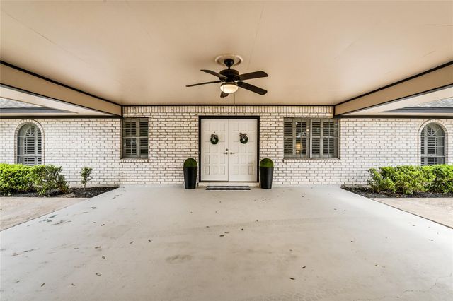 7522 Deep Forest Drive, Houston, TX 77088