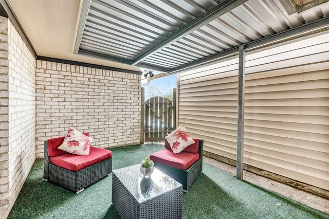 7522 Deep Forest Drive, Houston, TX 77088