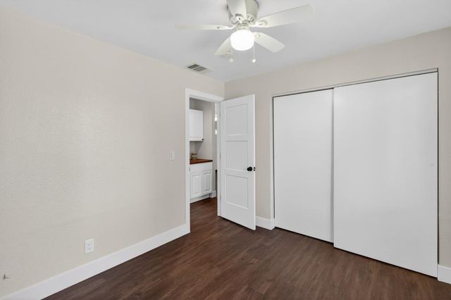 930 Circuit Dr, Roseville, CA 95678