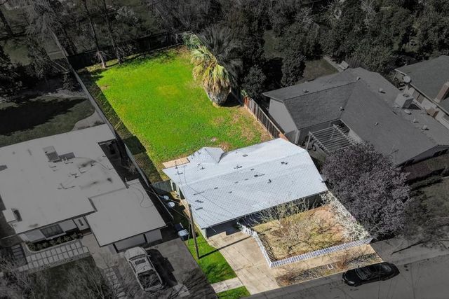 930 Circuit Dr, Roseville, CA 95678