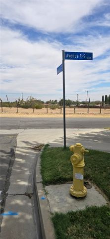 308 E Avenue R8, Palmdale, CA 93550
