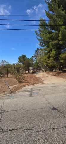 308 E Avenue R8, Palmdale, CA 93550