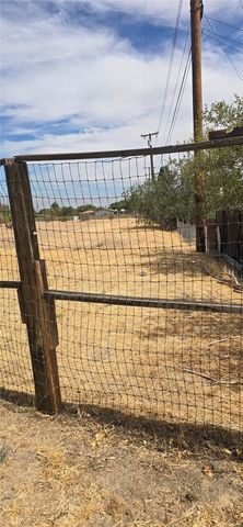 308 E Avenue R8, Palmdale, CA 93550