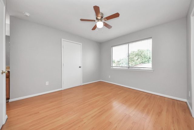 115 Squires Bend, Stafford, TX 77477