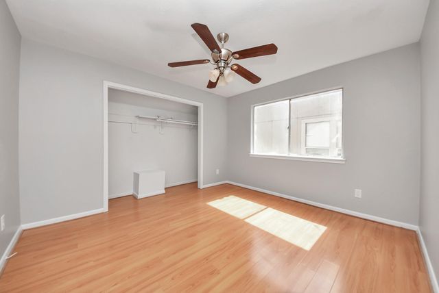 115 Squires Bend, Stafford, TX 77477