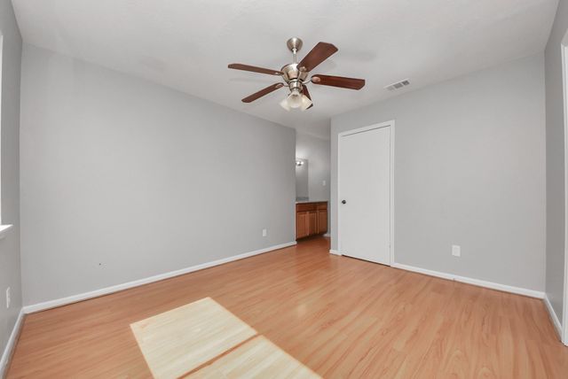 115 Squires Bend, Stafford, TX 77477