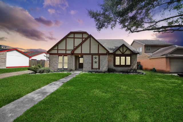 115 Squires Bend, Stafford, TX 77477