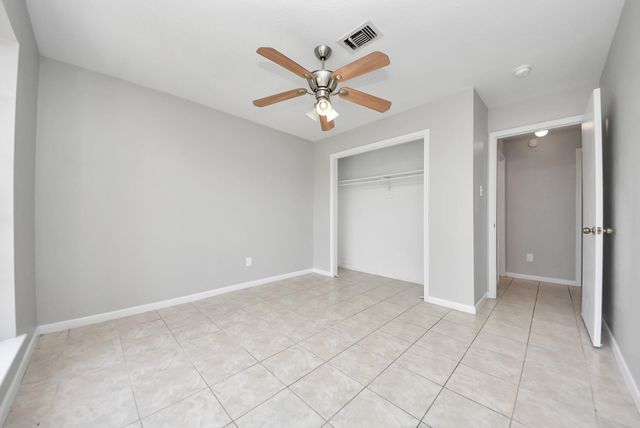 115 Squires Bend, Stafford, TX 77477