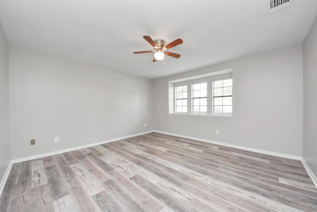 115 Squires Bend, Stafford, TX 77477
