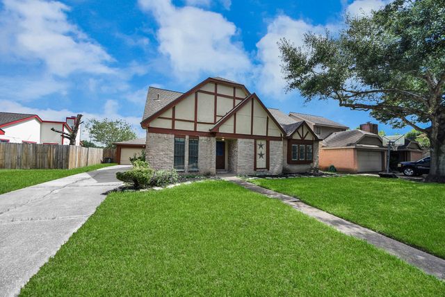 115 Squires Bend, Stafford, TX 77477