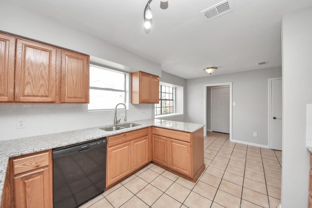 115 Squires Bend, Stafford, TX 77477