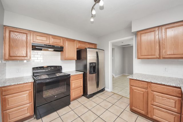 115 Squires Bend, Stafford, TX 77477