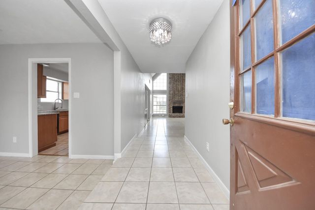 115 Squires Bend, Stafford, TX 77477