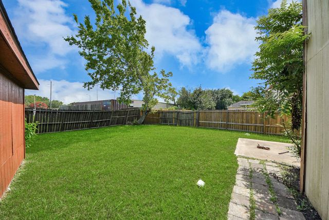 115 Squires Bend, Stafford, TX 77477