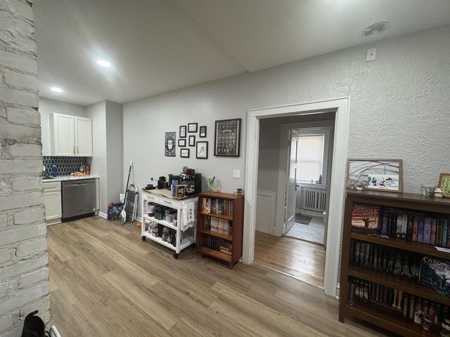 1027 E Center STREET, Milwaukee, WI 53212