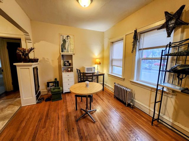 1027 E Center STREET, Milwaukee, WI 53212