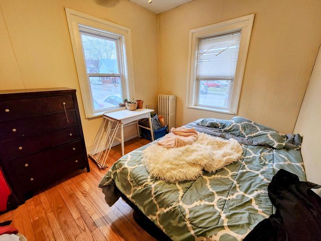 1027 E Center STREET, Milwaukee, WI 53212