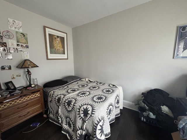 1027 E Center STREET, Milwaukee, WI 53212