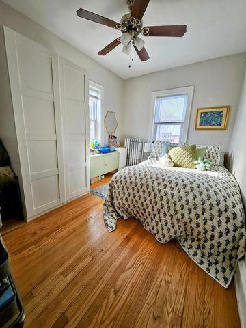 1027 E Center STREET, Milwaukee, WI 53212