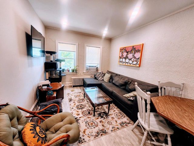 1027 E Center STREET, Milwaukee, WI 53212