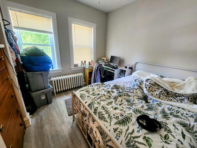 1027 E Center STREET, Milwaukee, WI 53212