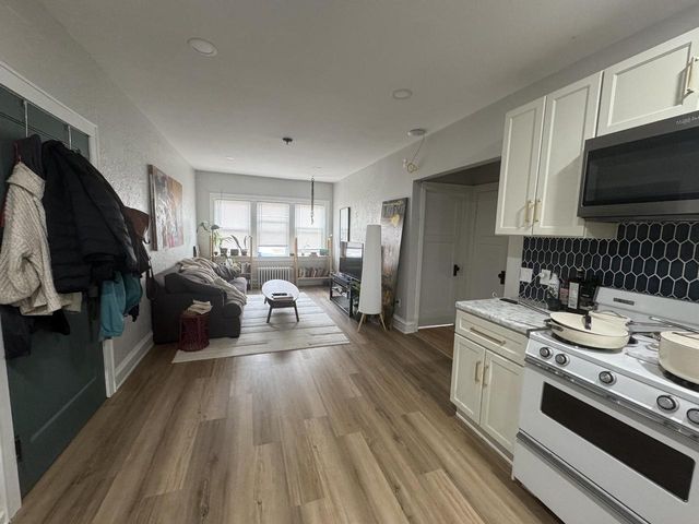 1027 E Center STREET, Milwaukee, WI 53212