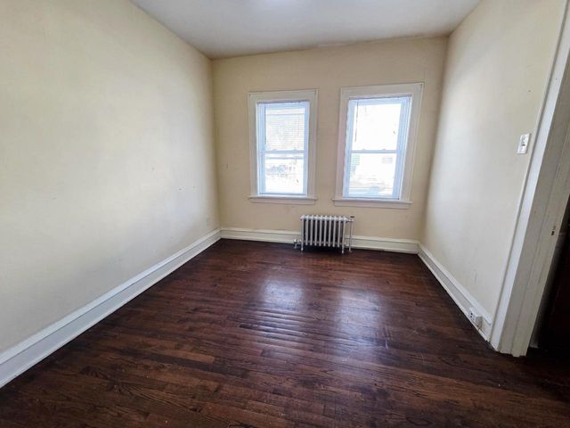 1027 E Center STREET, Milwaukee, WI 53212