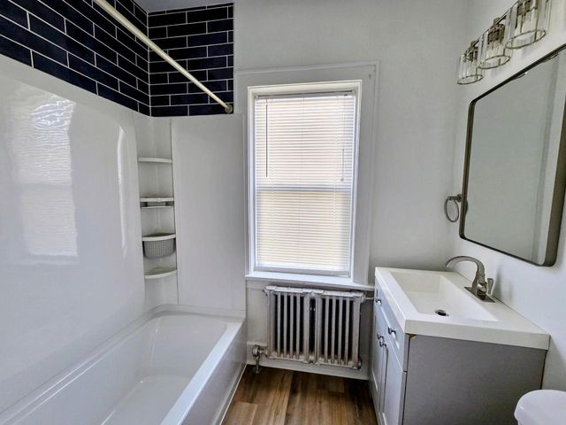 1027 E Center STREET, Milwaukee, WI 53212