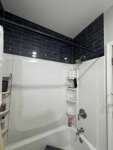 1027 E Center STREET, Milwaukee, WI 53212