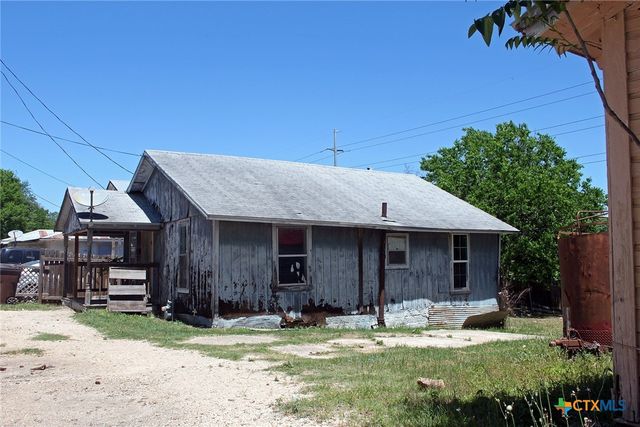 730 Chihuahua Street, Lockhart, TX 78644