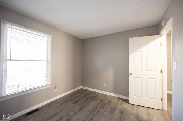 8066 Cardinal cove Drive E, Indianapolis, IN 46256