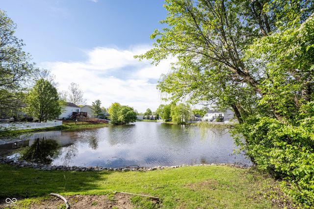 8066 Cardinal cove Drive E, Indianapolis, IN 46256