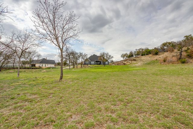 3008 Louie Lane, Springtown, TX 76082