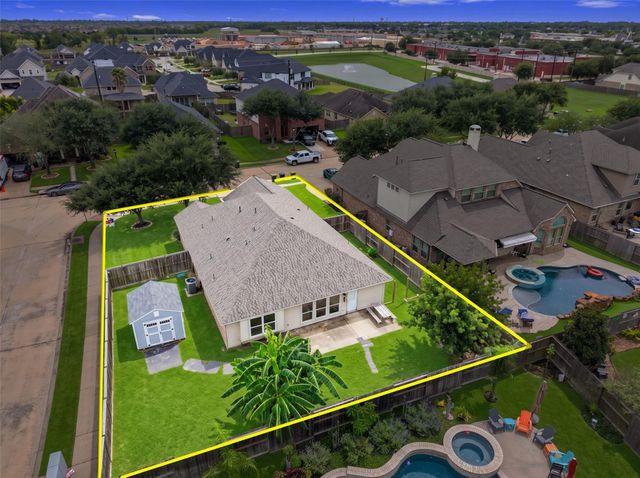 1714 Brighton Brook Lane, Pearland, TX 77581