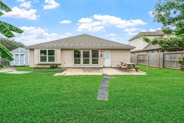 1714 Brighton Brook Lane, Pearland, TX 77581